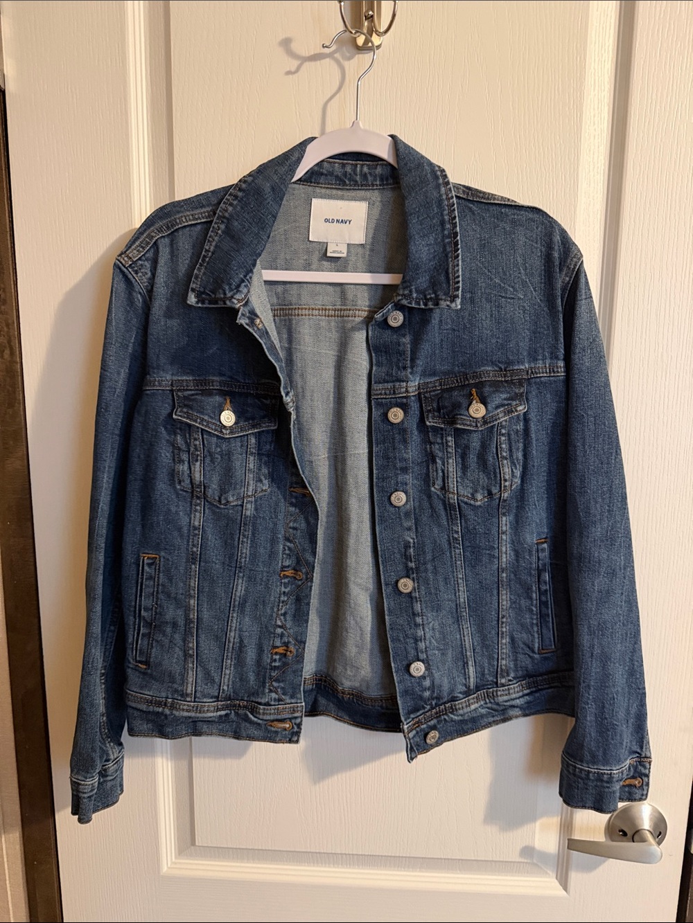 Old Navy Denim Jean Jacket in Medium Blue - Women's Relaxed Fit